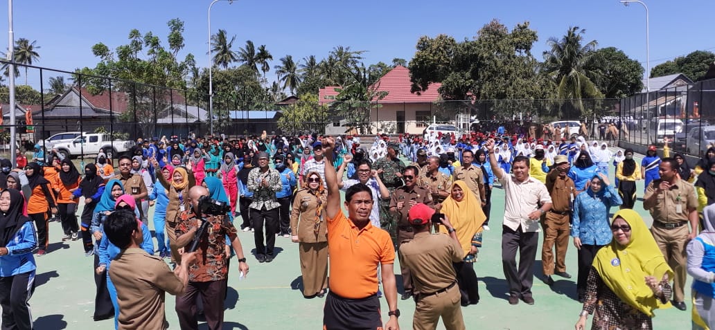 Ribuan Warga Sambut Tim Verifikasi Kabupaten Sehat Nasional Di Bulu Cenrana