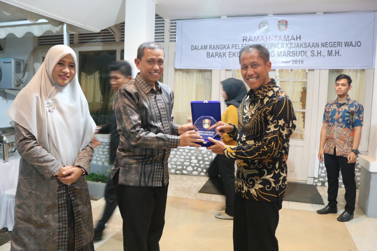 Malam Ramah Tamah Pelepasan Kajari Wajo Berlangsung Khidmat