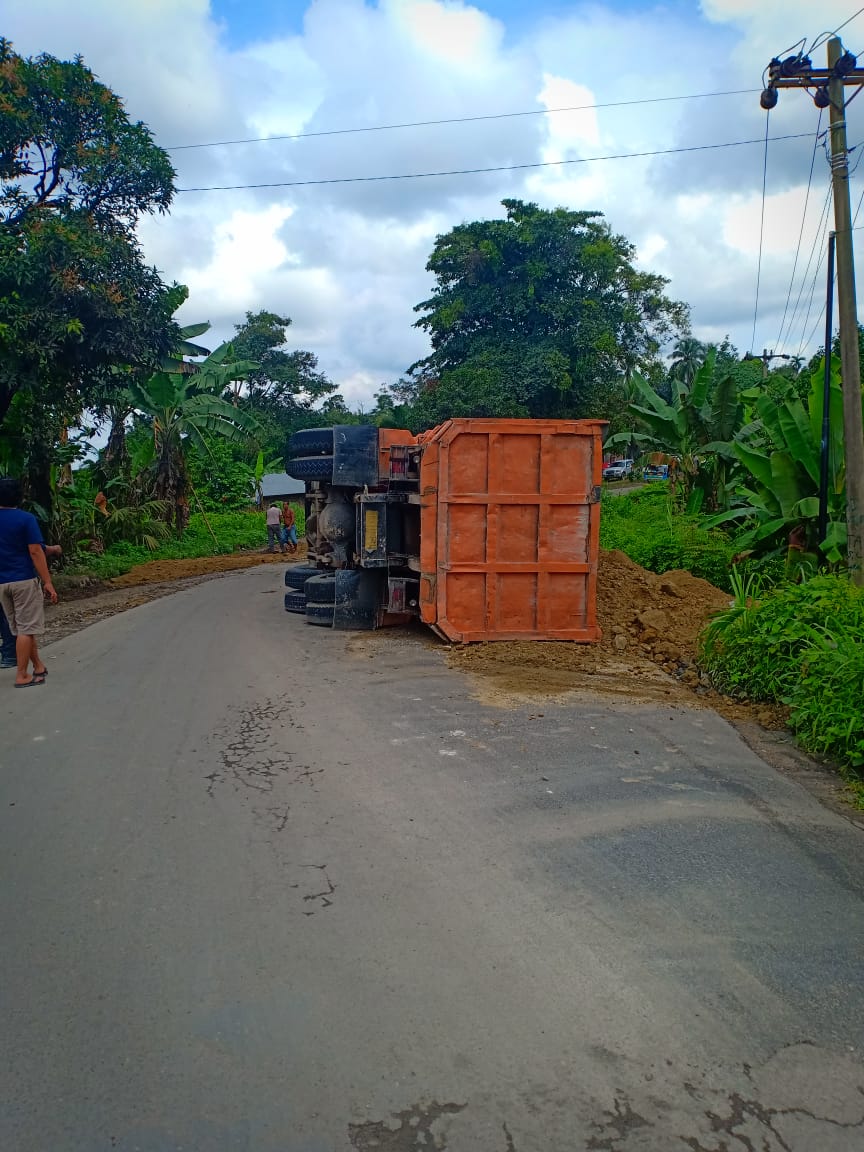 Masyarakat Desa Sugau Resah , Jalan Lintas di Desa Sugau Kerap Mobil Terbalik , Pemerintah diminta Segera Perbaiki Jalan