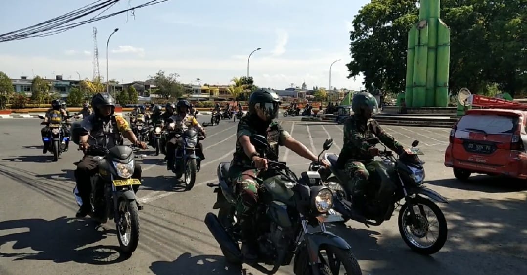 Polres Pangkep bersama Kodim 1421 Lakukan Show Of Force