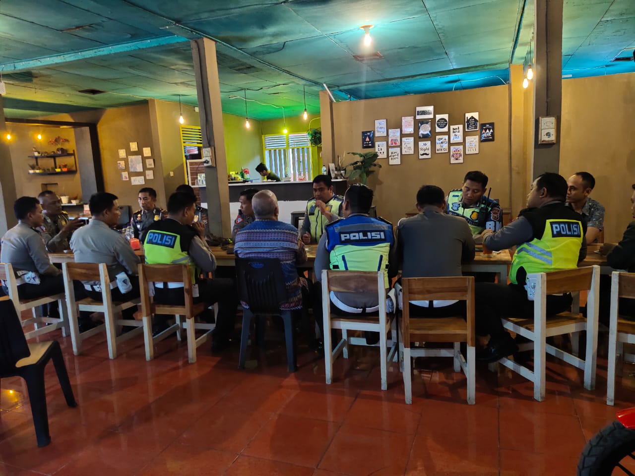 Anev Sambil Coffee Morning Cara Satlantas Polres Sidrap Evaluasi Giat Personil