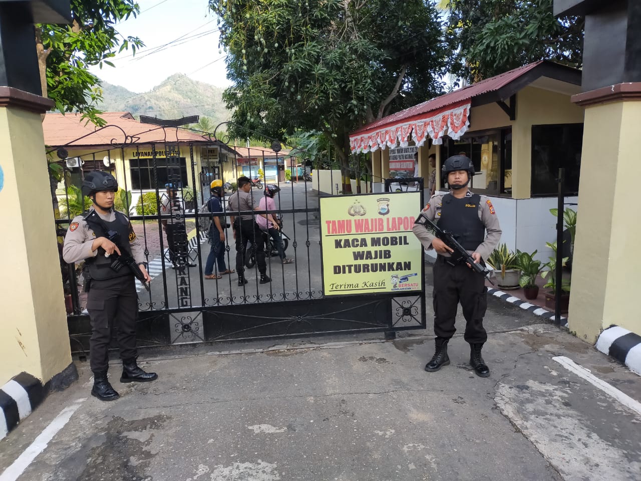 Antisipasi Teror Bom Lanjutan, Penjagaan di Mako Polres Enrekang Diperketat