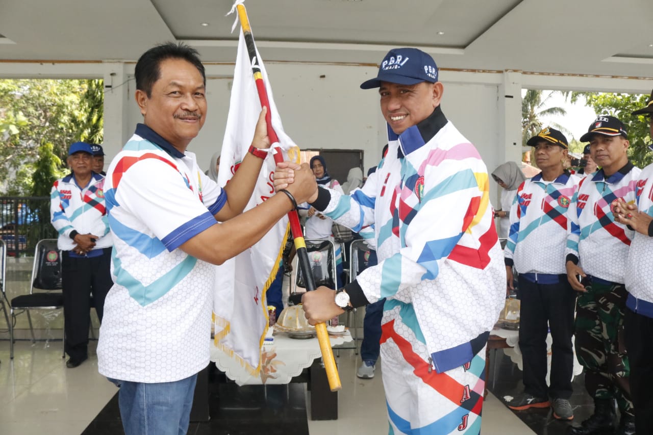 Lepas Kontingen Porseni PGRI Wajo. Begini Pesan dan Harapan Bupati Amran Mahmud