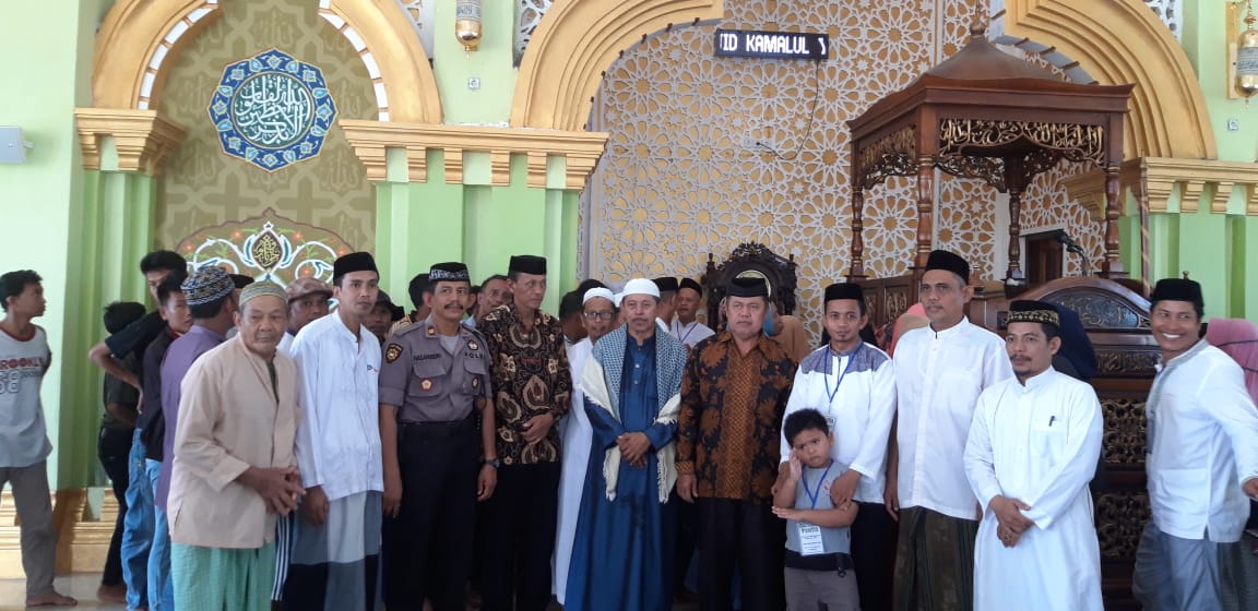 Kapolsek Mandalle Hadiri Maulid Akbar di Masjid Besar Kamalul Yaqin