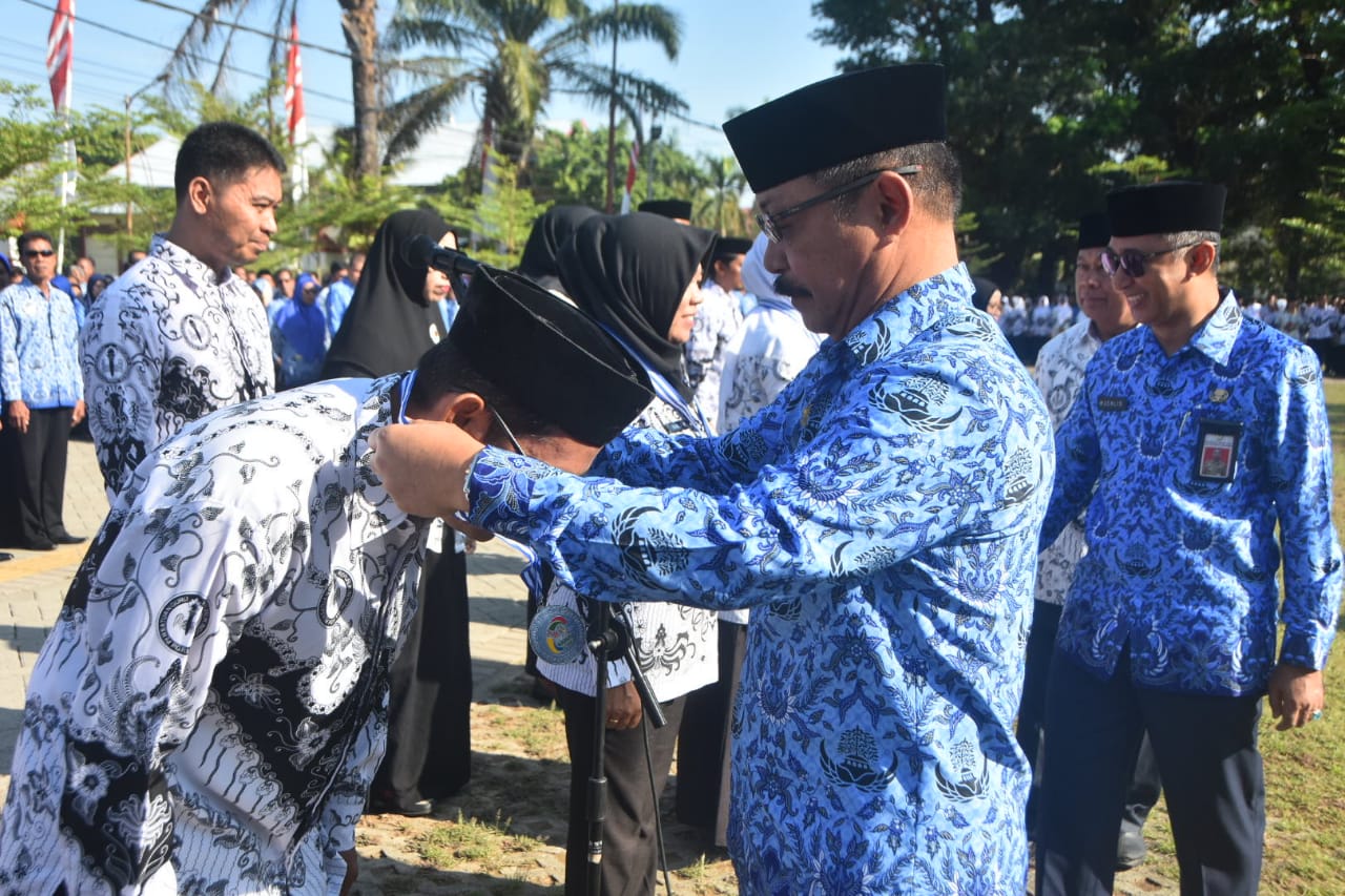 Rauf Malaggani Irup Peringatan Korpri Ke-48, PGRI Ke-74 Dan Hari Guru Nasional 2019