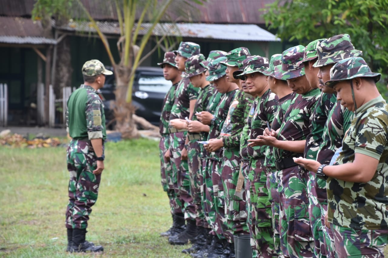 Balakrem Gelar Apel dan Karya Bakti di Makorem 141 Toddopuli