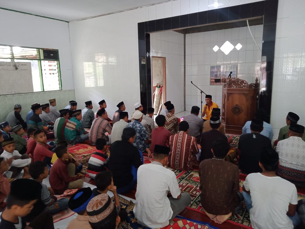 Di Depan Jamaah Masjid Nurul Iman Kampung Belae, Kapolsek Minasatene Ingatkan Kamtibmas