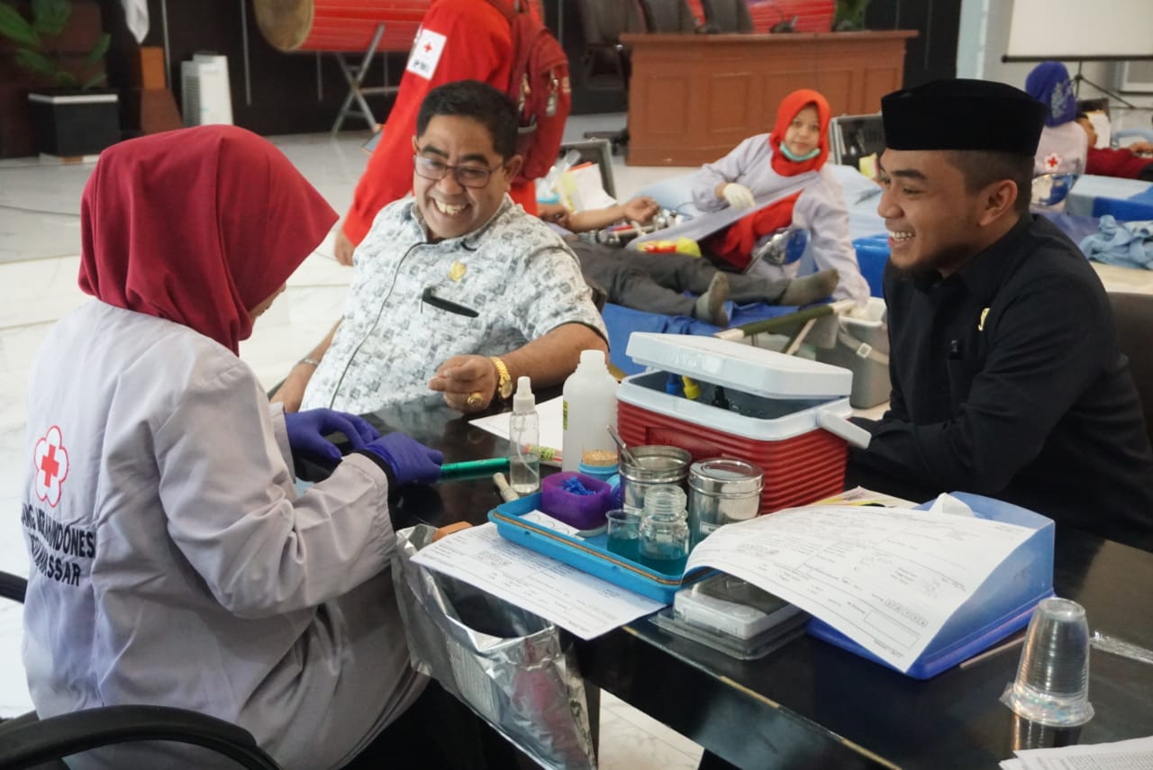 Adnan-Kio Pantau Langsung Aksi Donor Darah