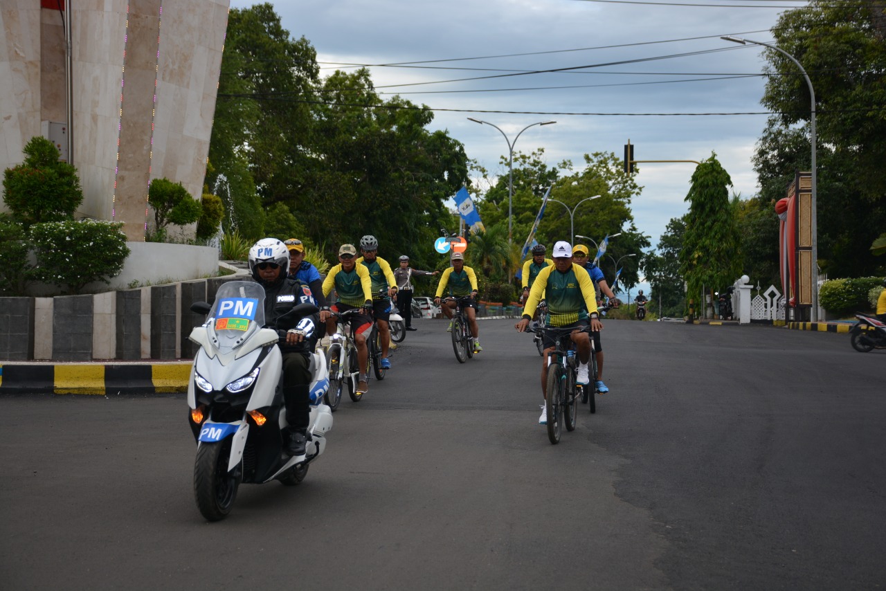 Gowes Keliling Kota Cara Personil Makorem 141 Toddopuli Jaga Kebugaran Tubuh