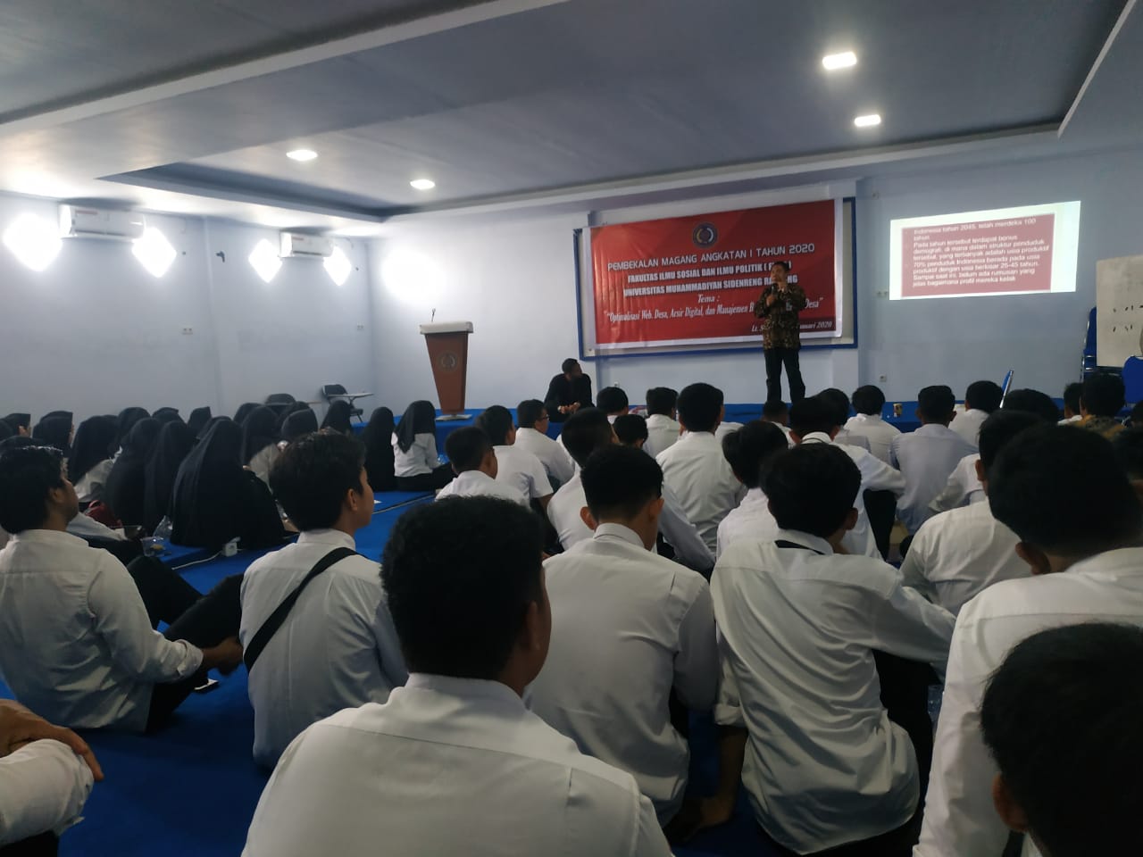 Rektor UMS Tularkan ” The Power of Sedekah” Ke Peserta Magang