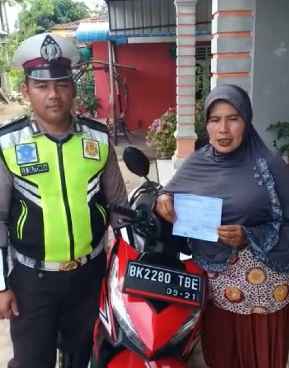 Warga Apresiasi Sat Lantas Polres Simalungun Bantu Mengurus Pembayaran Denda E-Tilang