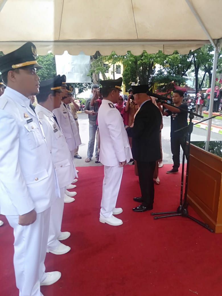 Pertama Kali, Delapan Camat Baru, Dua Lurah dan 2 Sekertaris Dilantik Di Taman Kota