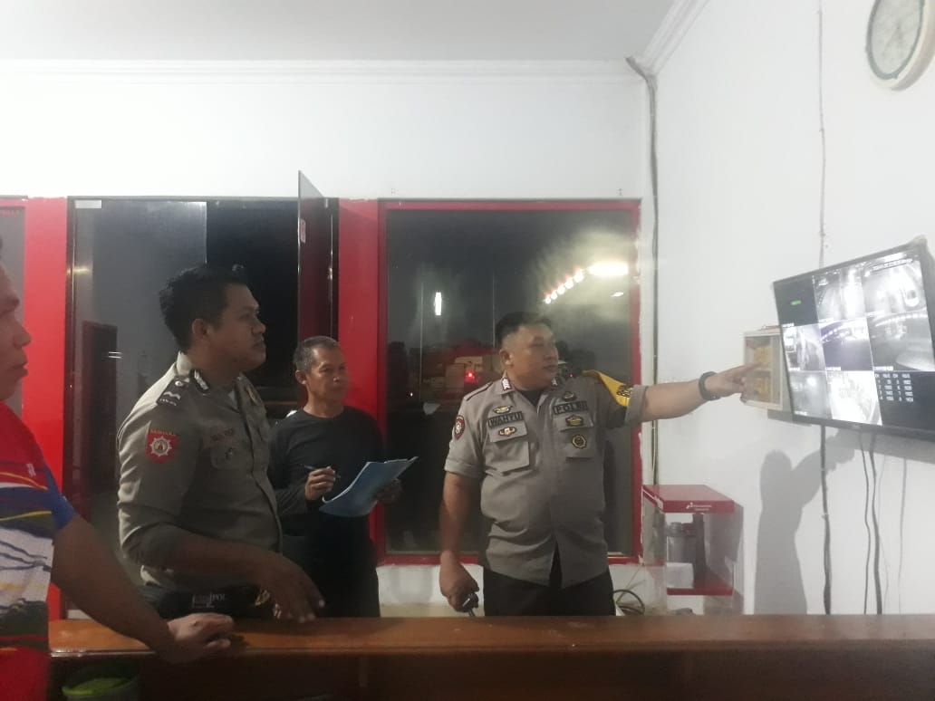 Unit Patroli Polsek Marang Pantau SPBU, Sampaikan Pesan Kamtibmas