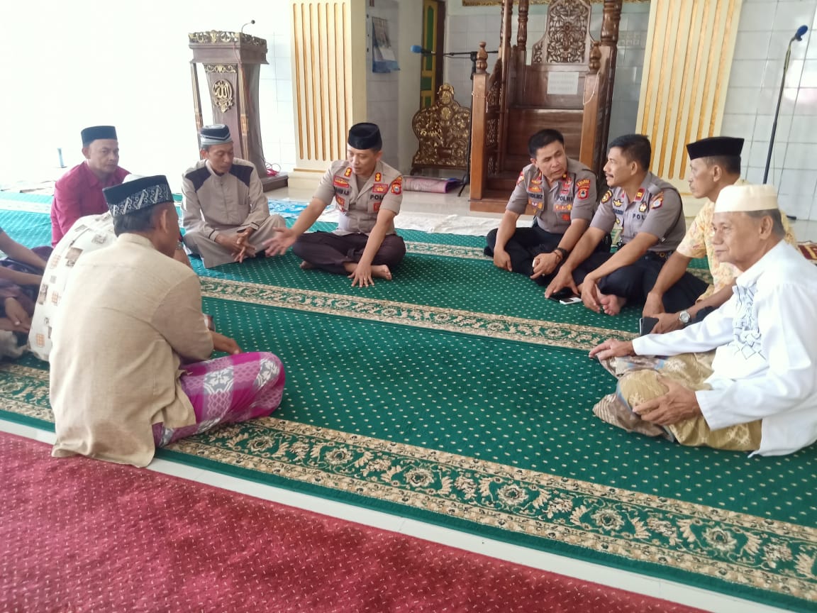 Blusukan ke Masjid Syuhada 45 Mandalle, Begini Pesan Moril Kapolres Pangkep pada Masyarakatnya 