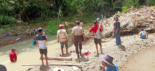 Nenek Ini Diyakini Hanyut Disungai Setelah Sarung dan Mukena Ditemukan