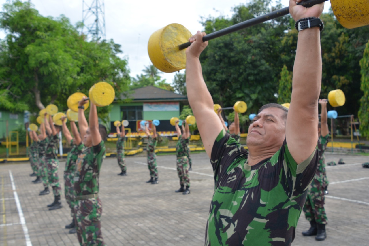 Senam Barbel Warnai Minggu Militer Personil Makorem 141 Toddopuli