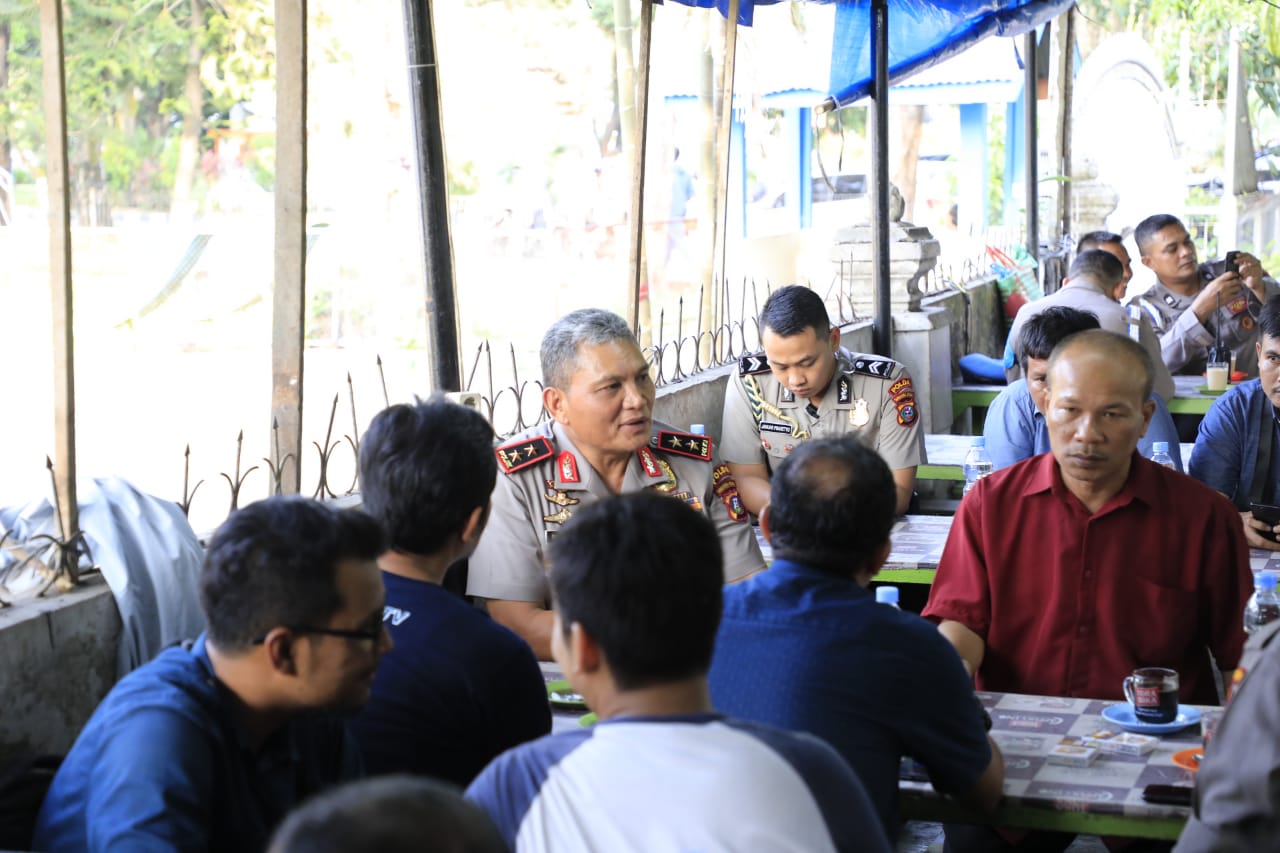 Jalin Sinergitas dan Pererat Silaturahmi, Kapolda Sumut Bersama Pju Kunjungi Warkop Jurnalis