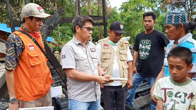 Baznas Enrekang Santuni Korban Kebakaran di Maiwa