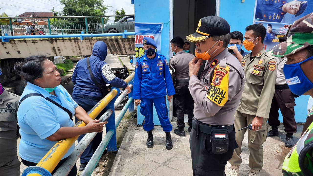 UNBK Batal Digelar, Kabag Ops Manfaatkan Foging Disinfektan Tempat Tinggal Pelajar SMA Asal Pulau