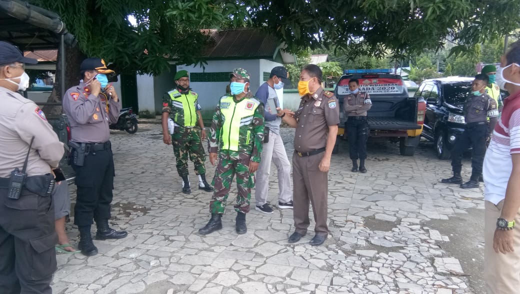 Kabag Ops Polres Pangkep Pantau Masjid di Pangkep Lakukan Ibadah