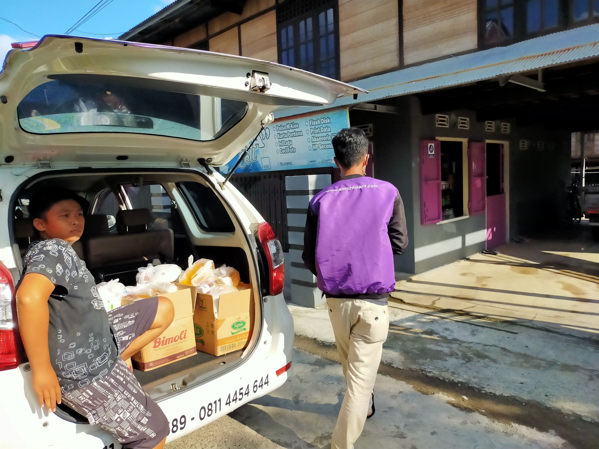 Terus Peduli Pandemi Covid-19, Manajemen An-Nur Maarif Berbagi Kasih Kaum Dhuafa