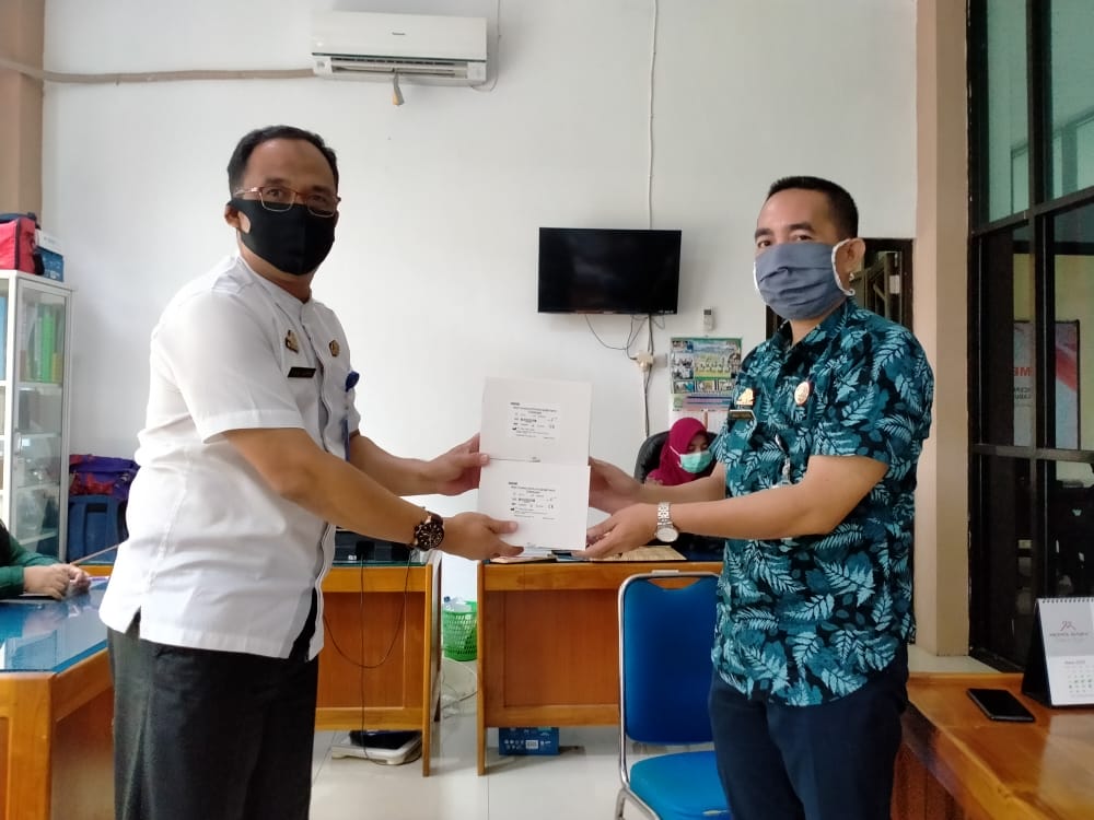 Pemkab Sidrap Serahkan 425 Alat Rapid Test pada Rumah Sakit dan Puskesmas