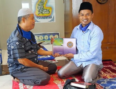 Bulan Ramadhan, Baznas Bagikan Ribuan Mushaf Ummat Islam di Enrekang