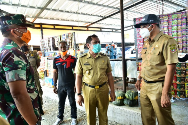 Berjuang Melawan Ganasnya Wabah Covid-19, Begini Pesan Moril Wabup Sidrap Saat Turun ke Pasar