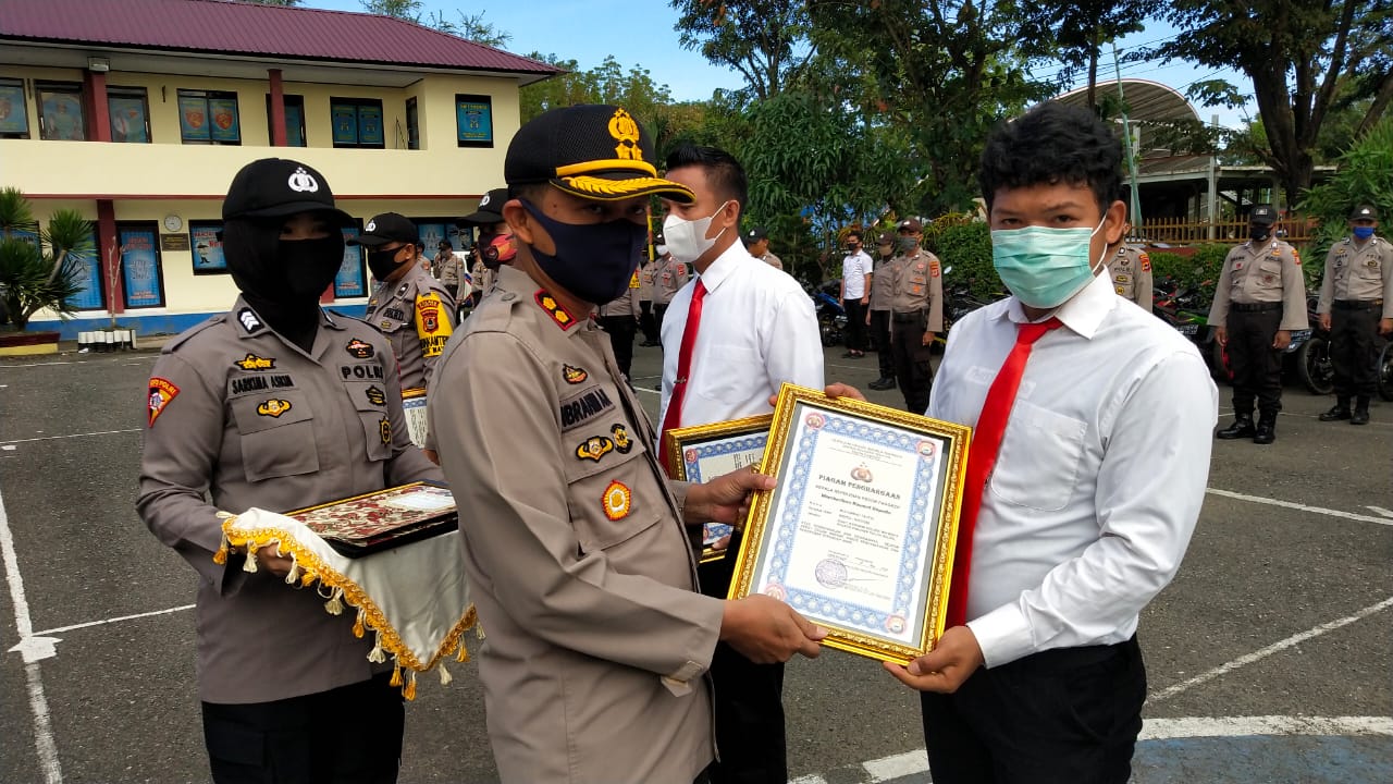 Respon Cepat Dalam Tangani Kasus Perundungan, Kapolres Pangkep Beri Reward Anggotanya