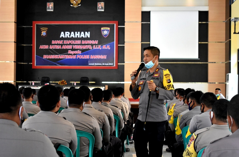 Dihadapan Para Bhabinkamtibmasnya, Kapolres Banggai : Apapun yang Kita Kerjakan, Niatkan Untuk Ibadah