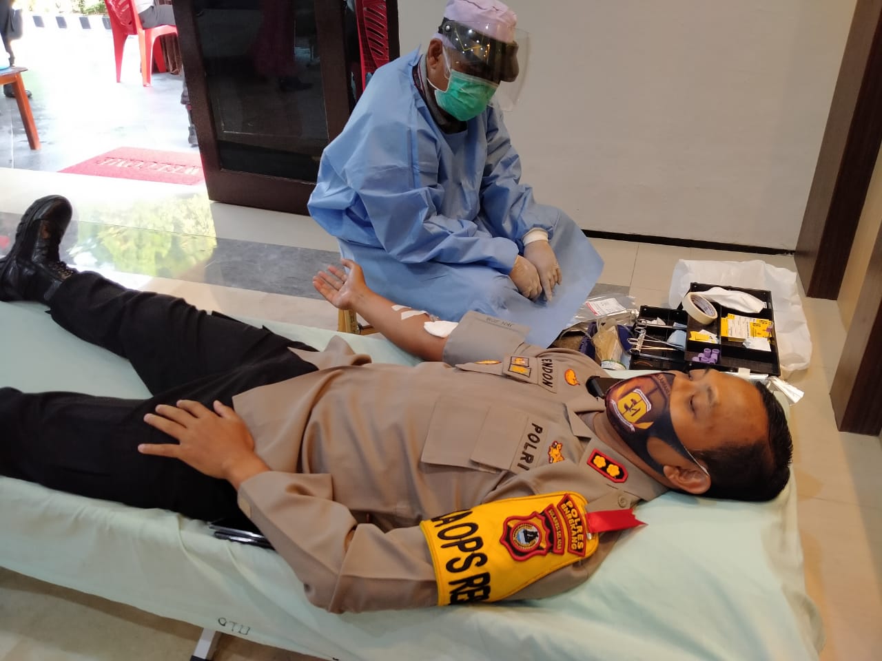 Polres Enrekang Gelar Kegiatan Donor Darah Dalam Rangka Hari Bhayangkara ke-74