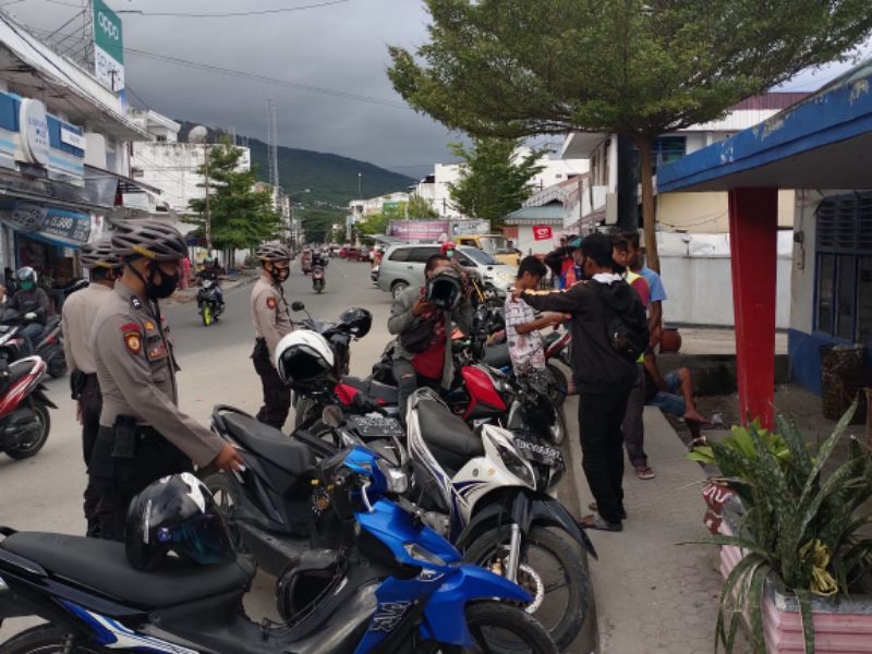 Sapa Warga Lewat Patroli Gowes Cara Sabhara Polres Banggai Dekatkan Polri dengan Masyarakat