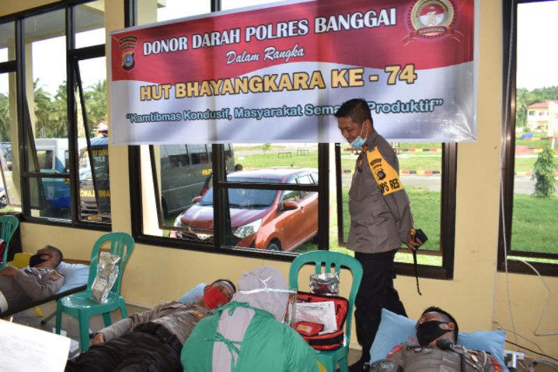 Baksos Donor Darah Warnai Jelang Peringatan Hari Bhayangkara ke-74 di Polres Banggai