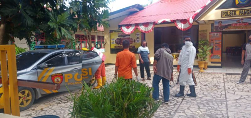 Cegah Penyebaran Virus Corona, Gugus Tugas Covid-19 Lakukan Penyemprotan Disinfektan