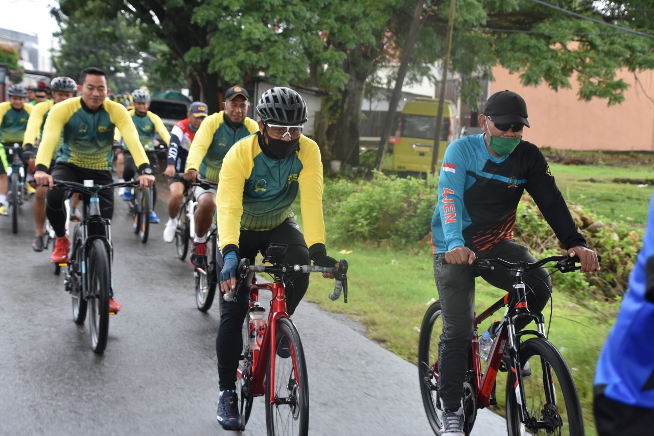 Jumat Pagi, Danrem 141 Toddopuli Ajak Gowes Personilnya