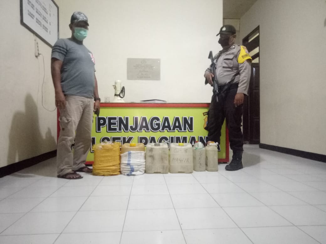 Gencar Operasi Pekat, Polsek Pagimana Banggai Sita 90 Liter Cap Tikus