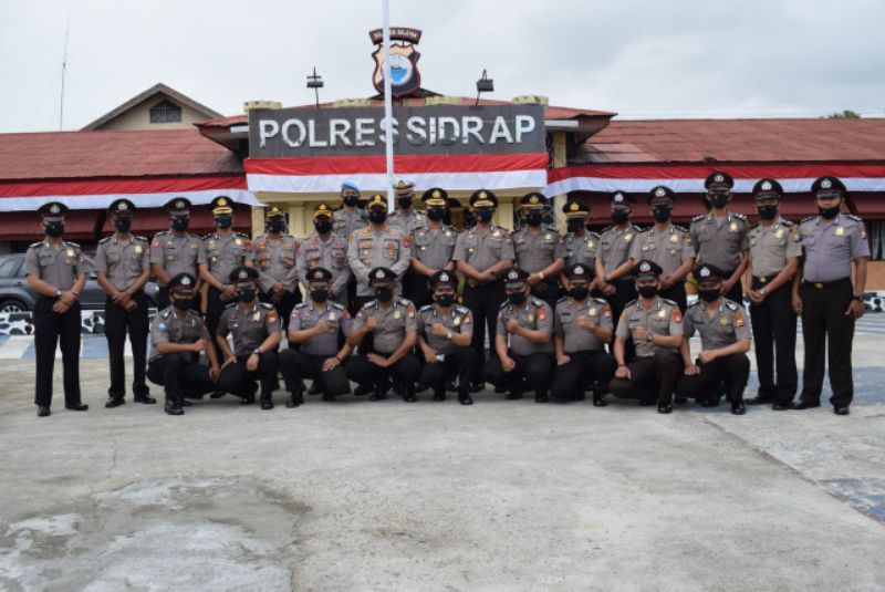 22 Personil Polres Sidrap Resmi Naik Pangkat