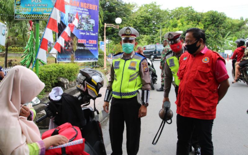 Satlantas Bersama Gugus Covid-19 Banggai Razia Pengendara Tak Bermasker di Jalan