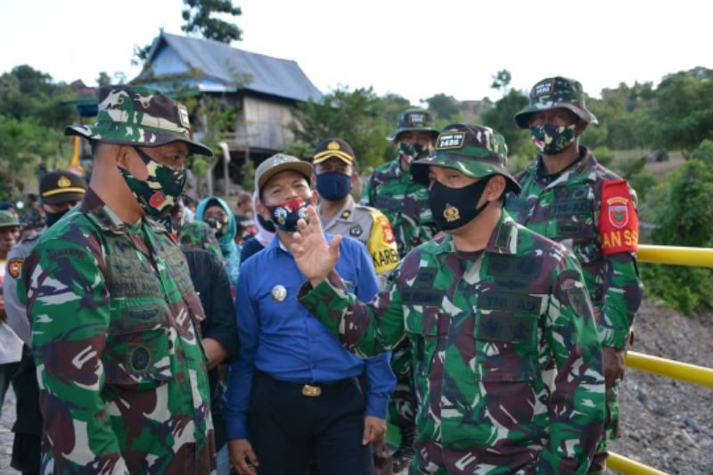 Kasdam XIV/Hsn Brigjen TNI Andi Muhammad Turun Tinjau TMMD di Dua Makodim