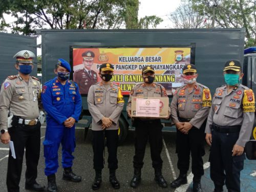 Peduli Bencana Masamba, Polres Pangkep Salurkan Bantuan Kemanusiaan