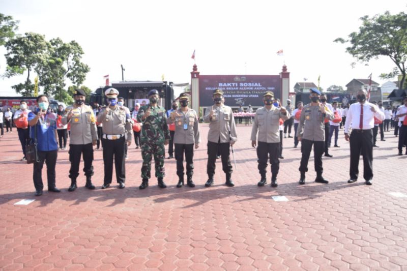 Peduli Sesama, Alumni Akpol 1991 Bhara Dhaksa Bagikan 1.000 Paket Sembako