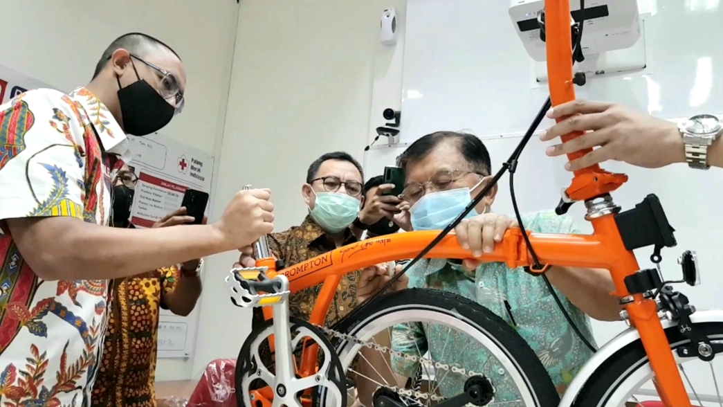 Sepeda Brompton Bertanda Tangan JK Siap Lelang, Hasilnya Untuk PMI