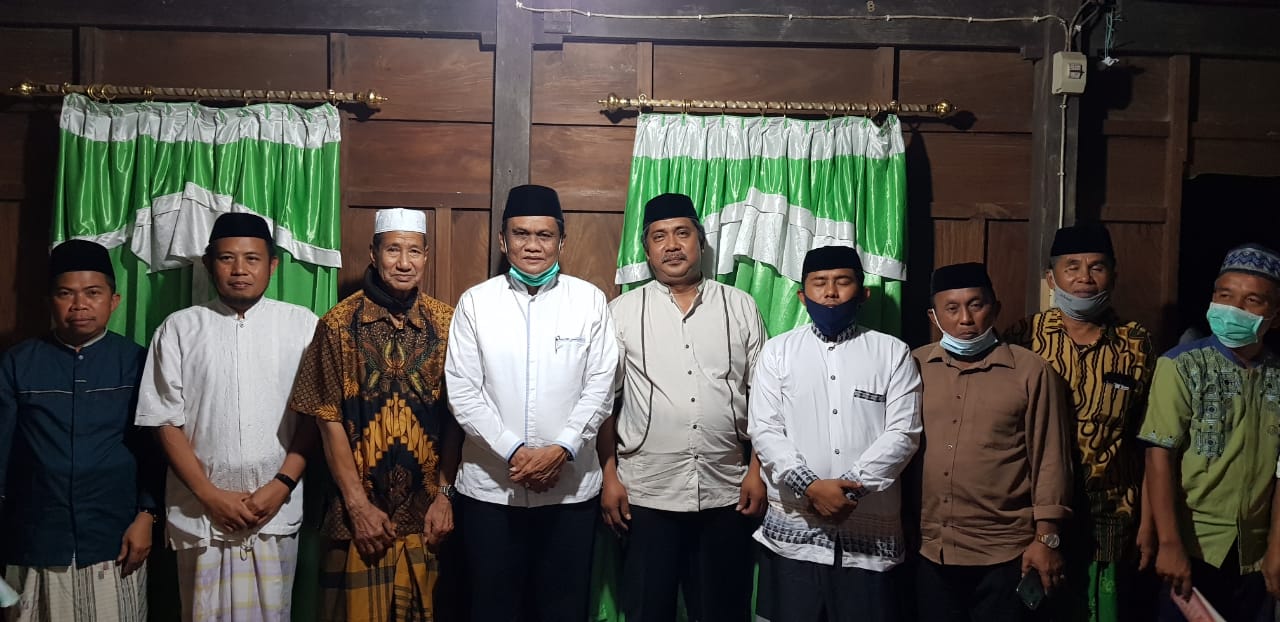 Suardi Saleh Pimpin Yasinan Almarhum Putra Wakil Ketua Yayasan SMK Pelayaran