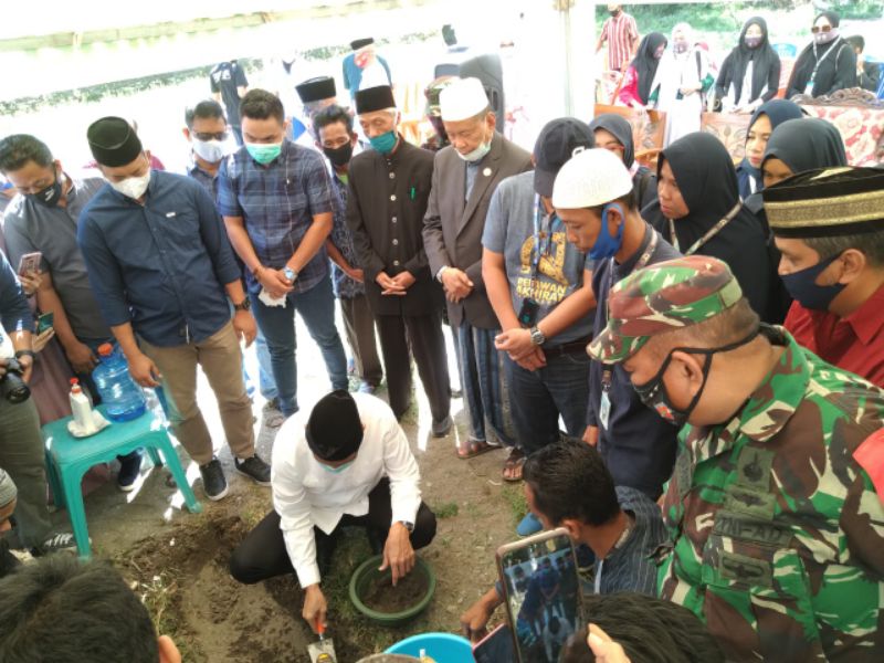 Bupati Barru, Letakkan Batu Pertama Rumah Tahfidz Relawan Akhirat