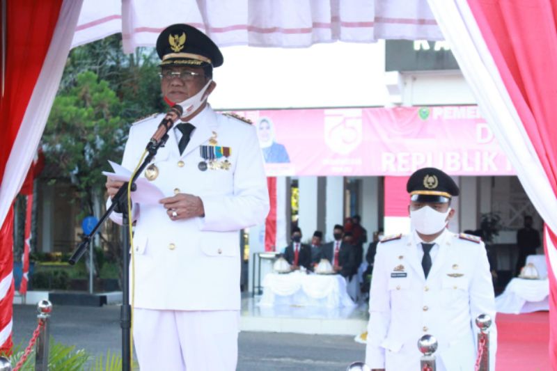 Upacara Penurunan Bendera, Bupati Barru Tutup Pidato dengan Pantun