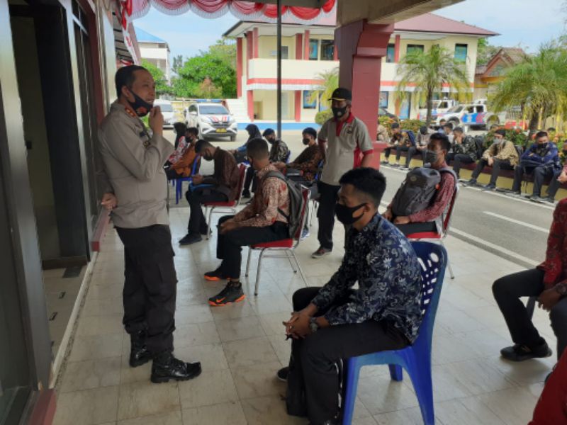 Kapolres Pangkep Pantau langsung Pemeriksaan Administrasi Calon Bintara