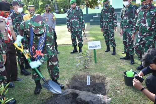 Di Soppeng, Danrem 141 Toddopuli Lakukan Penghijauan