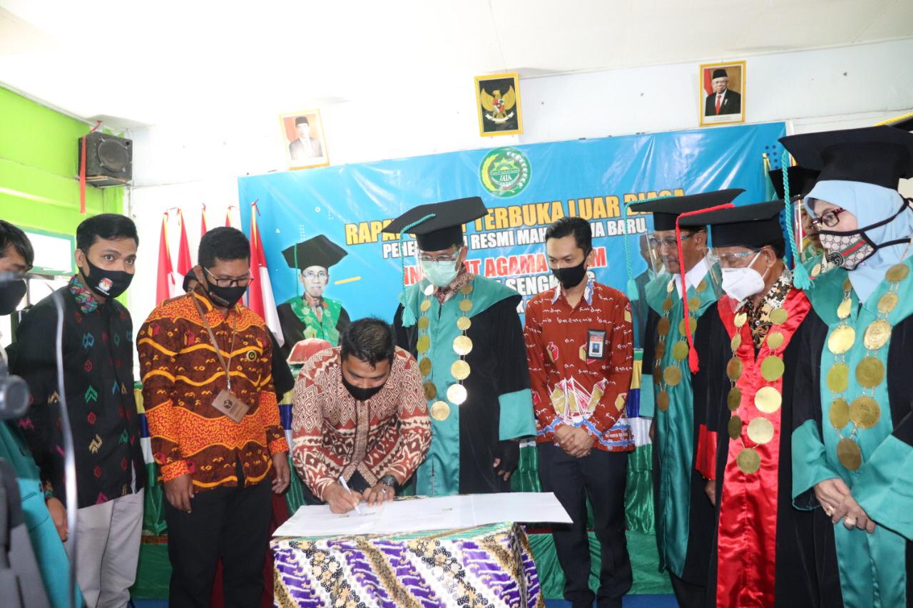 Kembangkan Program Sosialiasi dan Pendidikan Pemilih, KPU Wajo MoU bersama IAI As’adiyah Sengkang