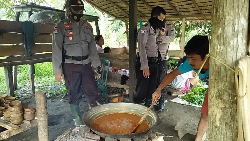 Bimbingan Home Industri, Kapolsek Ini Sukses Ajak Dua Warga Eks Pembuat Miras Beralih Usaha Gula Aren