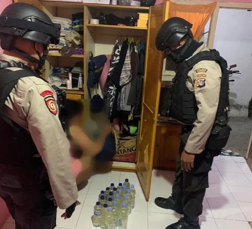 Obok-obok Kamar Kos di Luwuk Utara, Polisi Justru Temukan Miras Cap Tikus